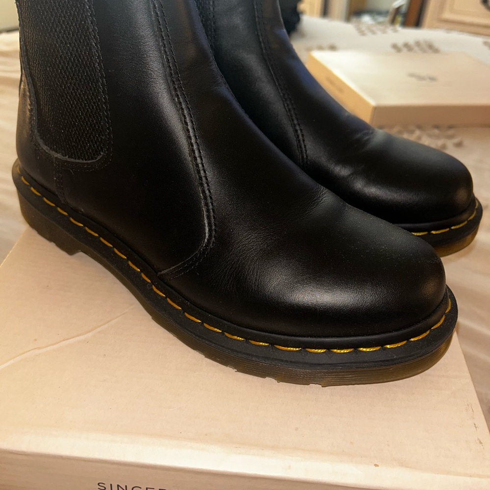 Beautiful Pair of Chelsea Doc Martin Boots Size 9 women’s